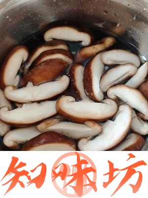 100道家常菜之香菇油菜的做法 步骤3