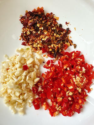 软糯又好吃的黄豆焖鸡爪的做法 步骤7