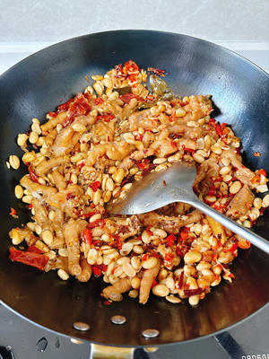 软糯又好吃的黄豆焖鸡爪的做法 步骤9