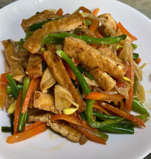 黄豆芽炒油豆腐干的做法 步骤11