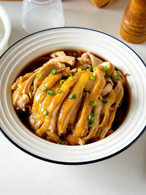 电饭煲版葱油焖鸡，年夜饭家常菜，无水无油爽嫩多汁，15分钟上桌简单快手菜的做法 步骤6