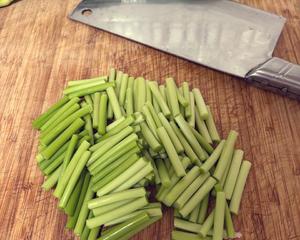 蒜苔炒肉丝的做法 步骤8