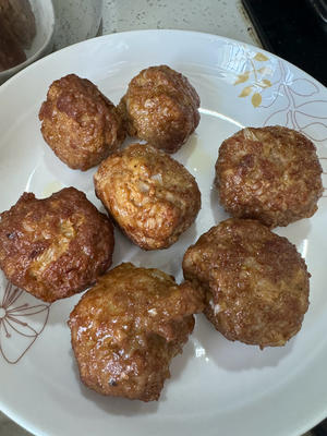 下饭神器—-狮子头的做法 步骤5