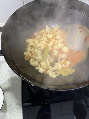 🌟【黄豆烧肥肠｜软糯入味！连干三碗饭的神仙下饭菜】🌟的做法 步骤4