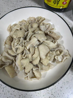 🌟【黄豆烧肥肠｜软糯入味！连干三碗饭的神仙下饭菜】🌟的做法 步骤3