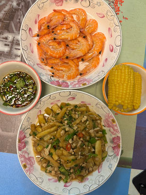 “吃什么”家常菜合集（一）
100道不重样家常菜
每天吃什么？？？来找找灵感的做法 步骤1