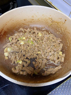 黑椒牛柳炒青笋，低脂爽口简单下饭，新派健康美味家常菜，优质蛋白与维生素完美组合的做法 步骤4