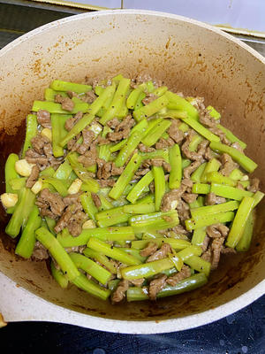 黑椒牛柳炒青笋，低脂爽口简单下饭，新派健康美味家常菜，优质蛋白与维生素完美组合的做法 步骤5