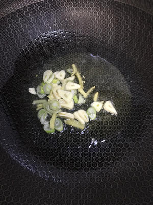 家常菜༄「青椒🫑炒鱿鱼🦑」༄的做法 步骤7