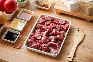 拌饭绝配！有手就会的浓汤番茄炖牛腩的做法 步骤2