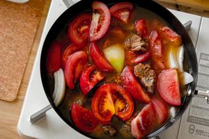 拌饭绝配！有手就会的浓汤番茄炖牛腩的做法 步骤6