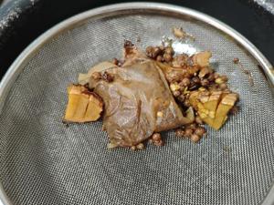 [家常菜]肥而不腻，瘦而不柴的卤蹄膀/红烧蹄膀的做法 步骤6