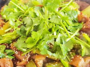 麻辣干锅肘子｜软糯干香麻辣过瘾的做法 步骤13