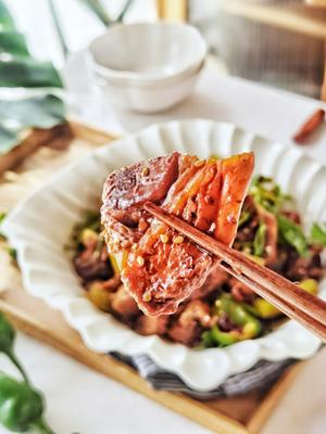 麻辣干锅肘子｜软糯干香麻辣过瘾的做法 步骤15