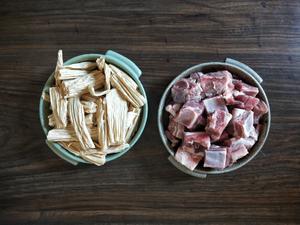 ㊙️🔥家常菜‼️腐竹烧小排‼️腐竹比排骨好吃的做法 步骤1