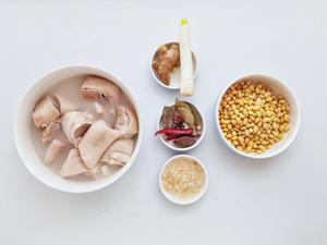 题题都会｜黄豆焖猪蹄｜高考寓意菜的做法 步骤1