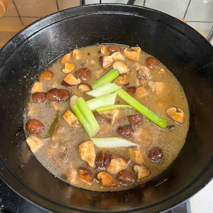 小鸡炖蘑菇的做法 步骤9