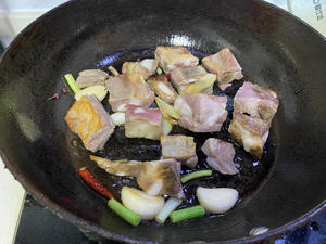 腊排骨炖土豆(云南味道)的做法 步骤4