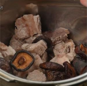 电压锅版红烧香菇冬瓜排骨（50分钟）（微辣）（无大料、无葱姜蒜）的做法 步骤7