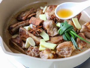 粽子烧排骨的做法 步骤5