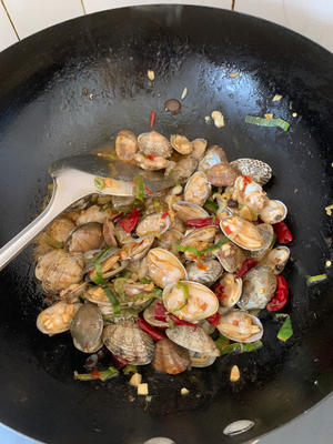 辣炒蛤蜊的做法 步骤6