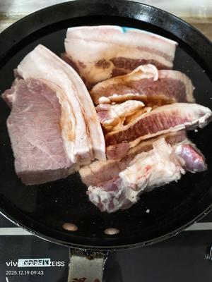 超级美味梅菜扣肉，不油腻还下饭的做法 步骤1