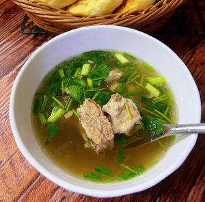 炖排骨汤，加一样家家都有的杂粮，汤清味鲜还降火的做法 步骤6