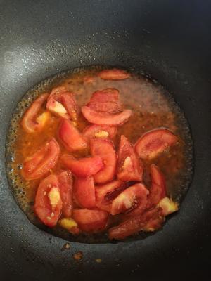 番茄鸡蛋炒腐竹毛豆的做法 步骤4