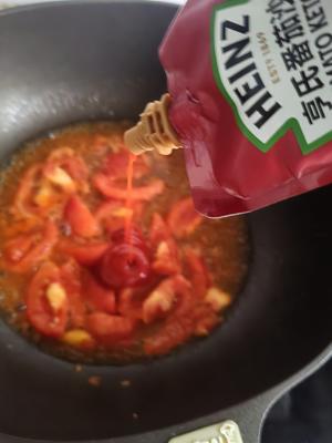 番茄鸡蛋炒腐竹毛豆的做法 步骤5