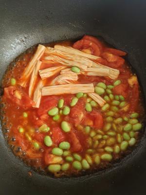 番茄鸡蛋炒腐竹毛豆的做法 步骤6