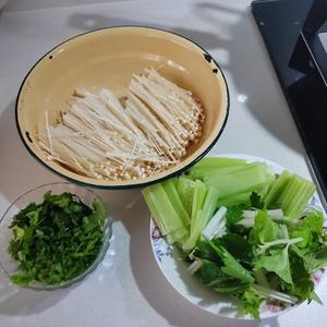 家常菜之水煮鲈鱼的做法 步骤3