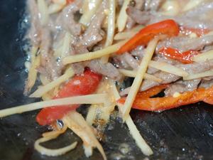 家常下饭菜 仔姜牛肉丝的做法 步骤4