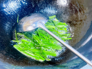 史上最香的葱油焖鸡的做法 步骤6