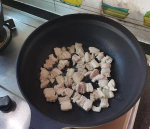 巨巨下饭的酸菜炖五花肉的做法 步骤4