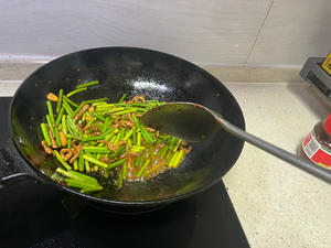 蒜苔炒肉丝-家常快手菜的做法 步骤9