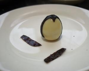 儿童创意餐：卡通企鹅鹌鹑蛋的做法 步骤10
