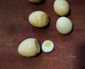 儿童创意餐：卡通企鹅鹌鹑蛋的做法 步骤3