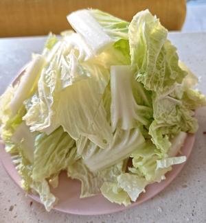 100道家常菜之白菜炒木耳的做法 步骤2