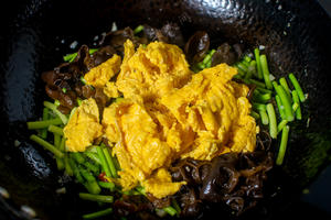 蒜薹这样炒，鲜香入味！好吃又营养🍚的做法 步骤6
