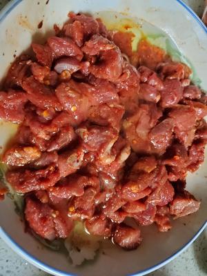 吃不到膻味的比烧烤更好吃的孜然羊肉🐏的做法 步骤7