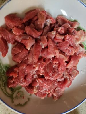 吃不到膻味的比烧烤更好吃的孜然羊肉🐏的做法 步骤1