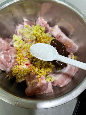 零失败快手菜：蒜香蒸排骨的做法 步骤4