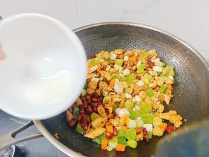 快手菜【宫保鸡丁】的做法 步骤8
