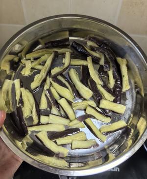 凉拌茄子的做法 步骤3