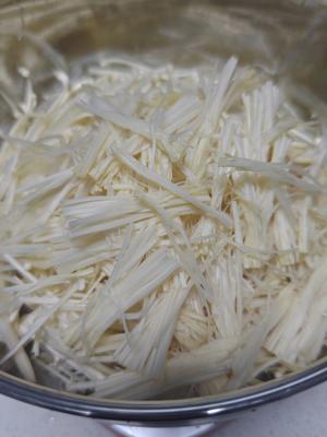 低卡快手！干焙金针菇！空气炸锅食谱！的做法 步骤1