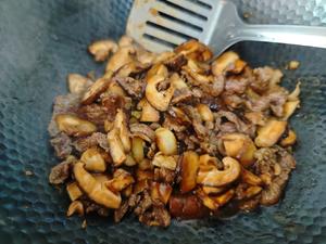 快手菜之酱烧香菇牛肉的做法 步骤8