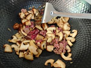快手菜之酱烧香菇牛肉的做法 步骤7