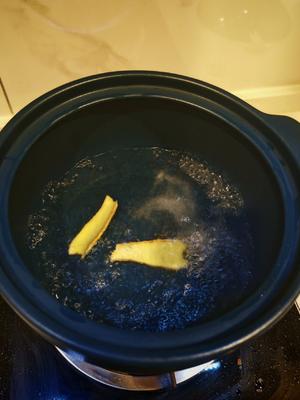酸菜五花肉汤（快手5分钟）的做法 步骤3