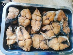 五香熏鲅鱼
就是那个味，年夜饭冷菜必不可少，下酒菜必备！的做法 步骤5