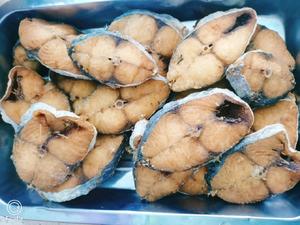 五香熏鲅鱼
就是那个味，年夜饭冷菜必不可少，下酒菜必备！的做法 步骤10